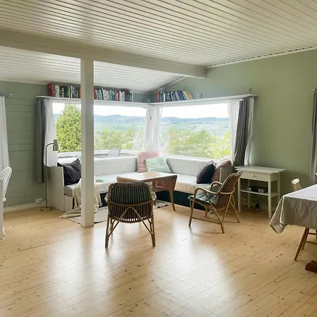 Family With Fjord Views In Heights